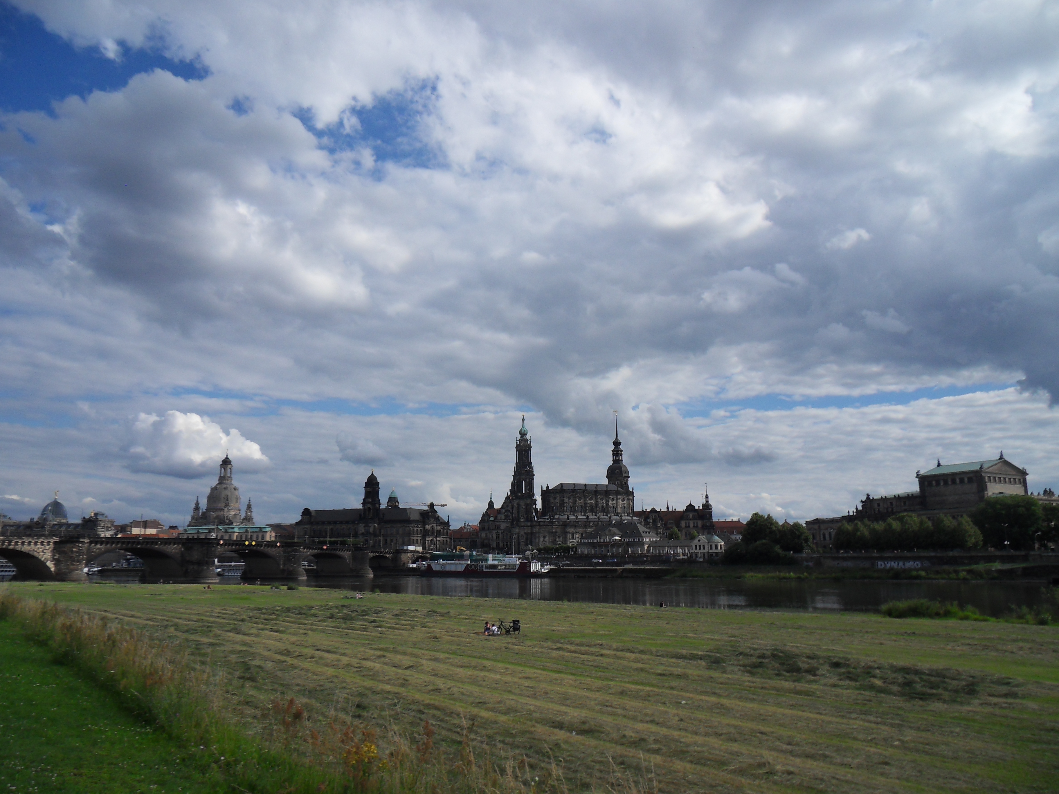 SAMSUNG DIGITAL CAMERA